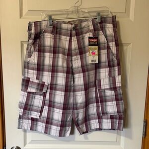 Wrangler Men's New Burgundy Plaid Cargo Shorts